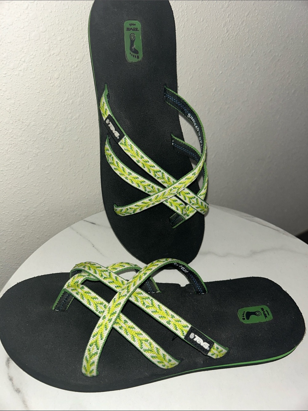 Teva Women's Green Patterned Crisscross Sandals